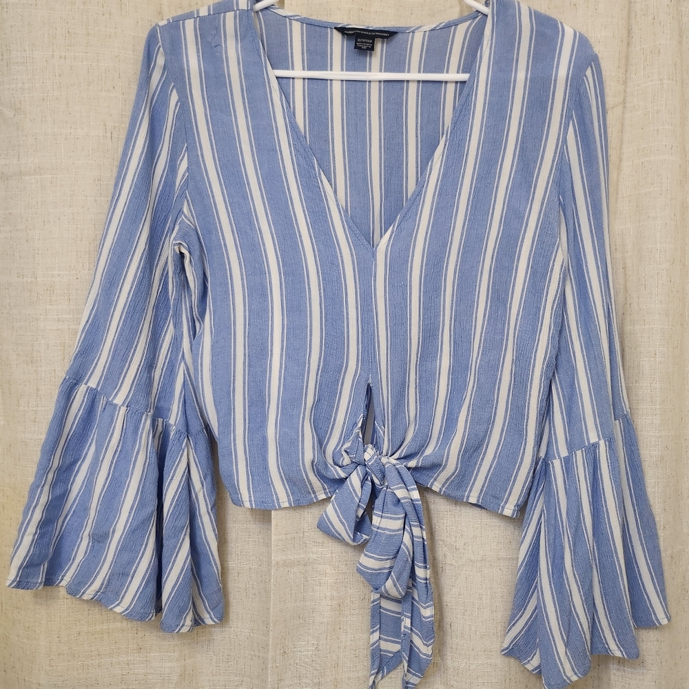 AMERICAN EAGLE OUTFITTERS Striped Blue and White Longsleeve Blouse Size XS - Picture 1 of 8